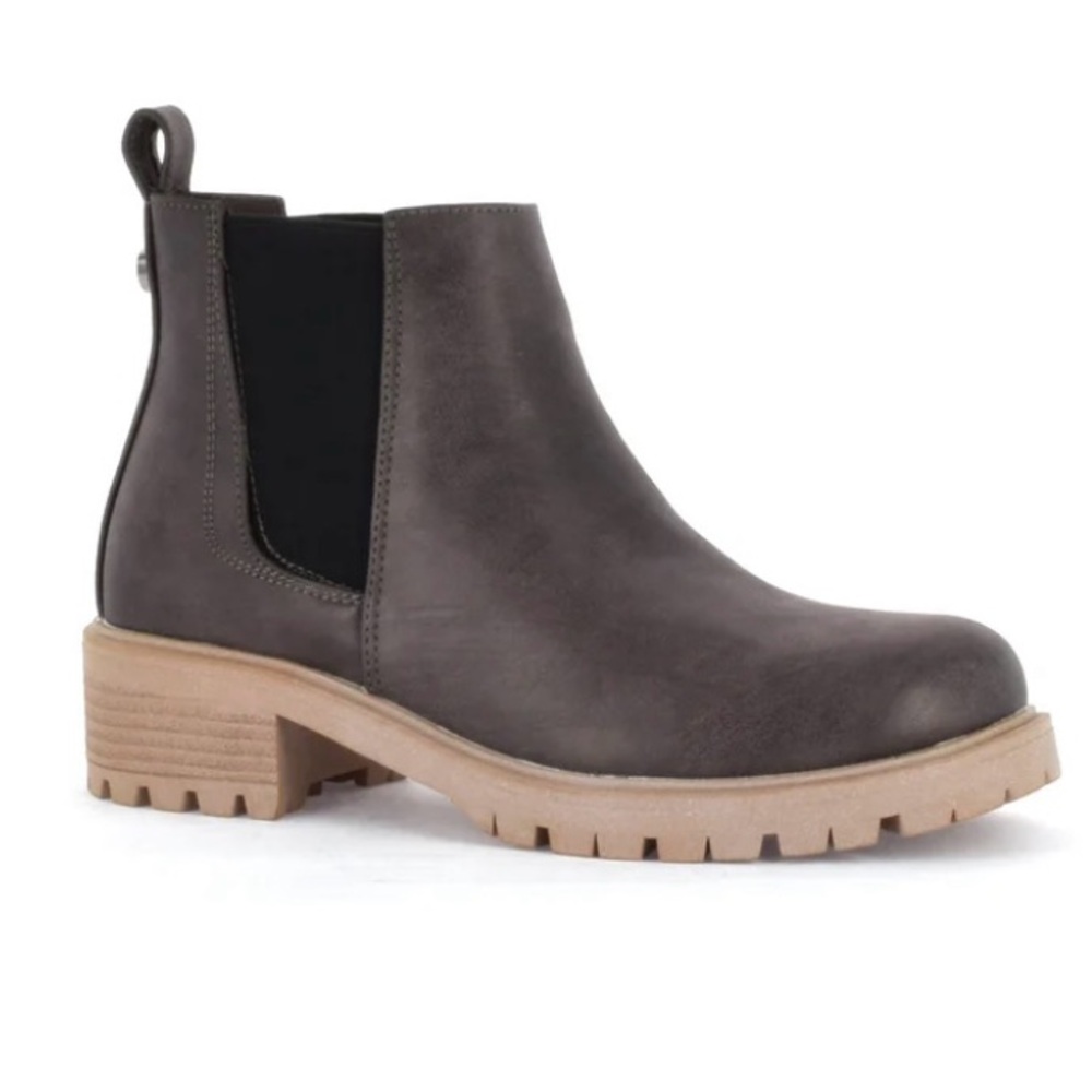 SEVEN7 Billie Chelsea Boot Size 6 & 10 available